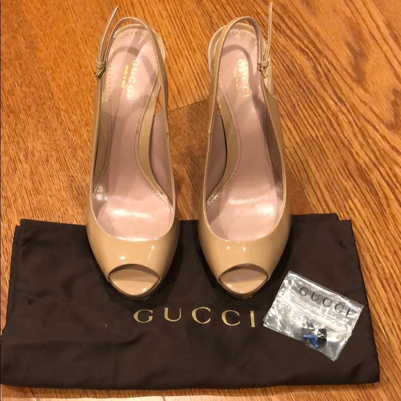 GUCCI Vernice Crystal Sandals 39 Vintage White 598731